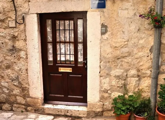 Apartman Crocant House